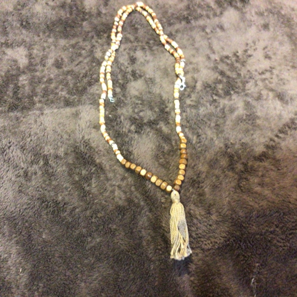 Necklaces - Picture 4 of 9